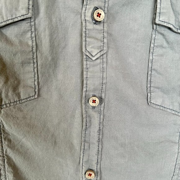 *DETAILED RED SEAMS* Jeremiah Large Gray Short Sleeve Button Down Shirt Pocket - Picture 3 of 7